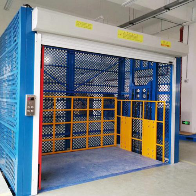 细水乡导轨式升降货梯